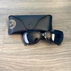 Ray-Ban Women’s Sunglasses with Case